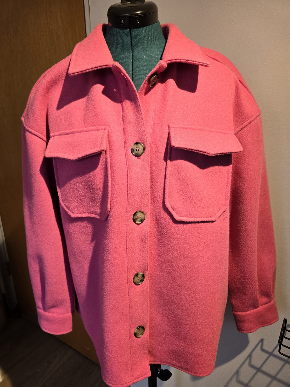 Avec Les Filles Bright Pink Oversized Button-Front Jacket Sz MEDIUM